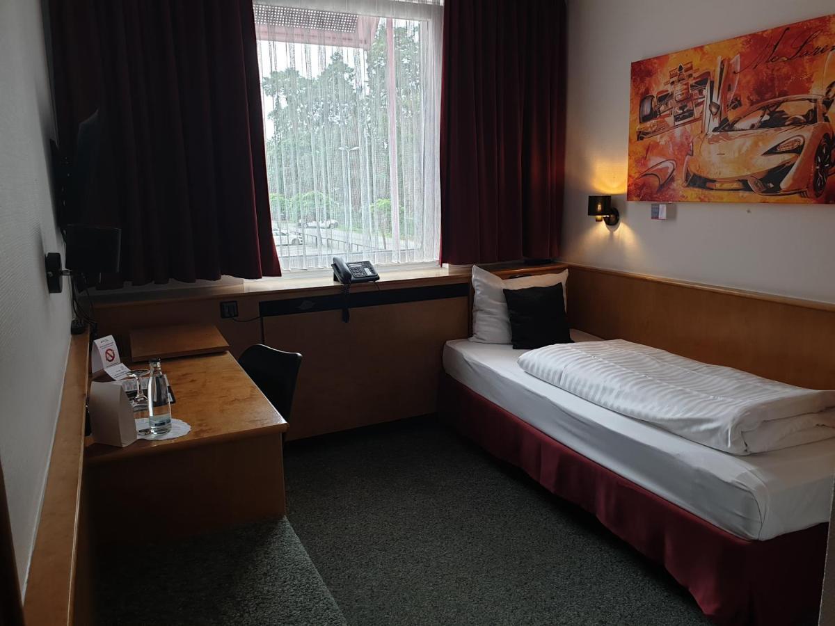 Hotel Motodrom Hockenheim Room photo